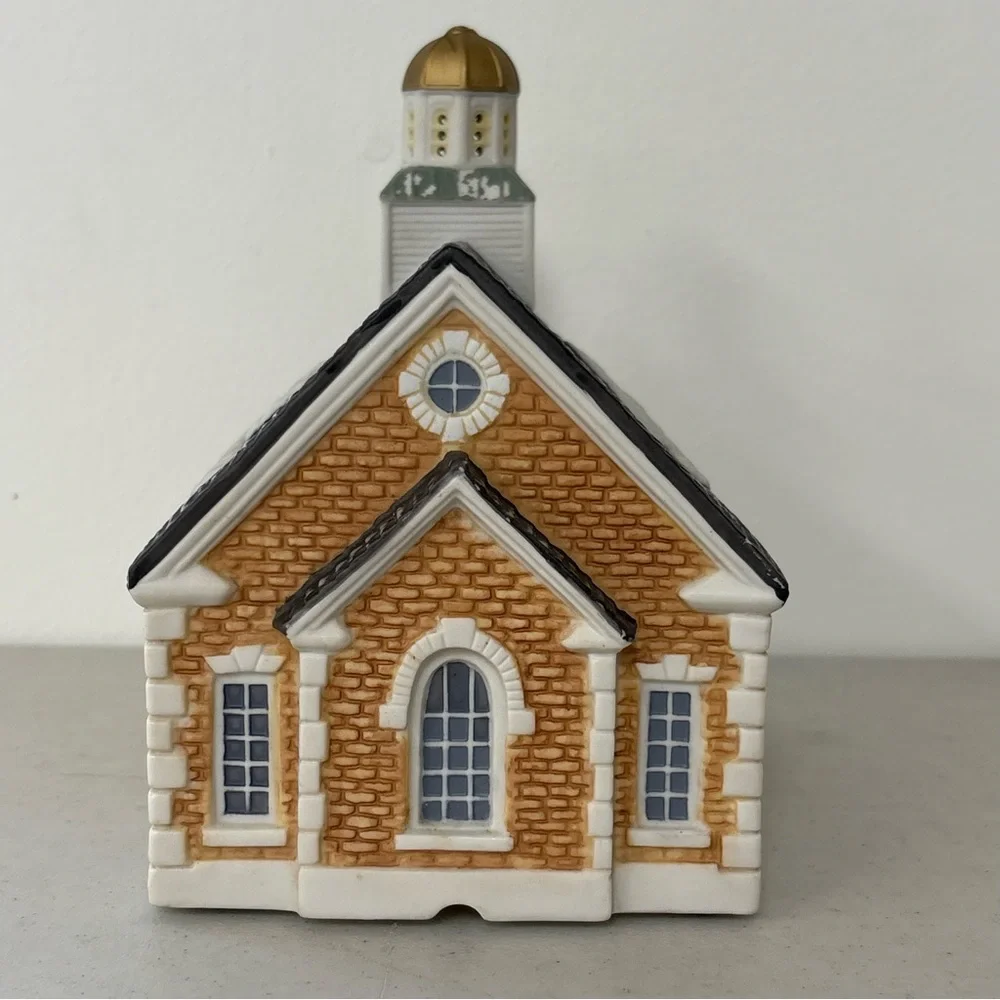 Thomas Kinkade‎ Town Hall St. Nicholas Circle VTG 1993 No Light Included